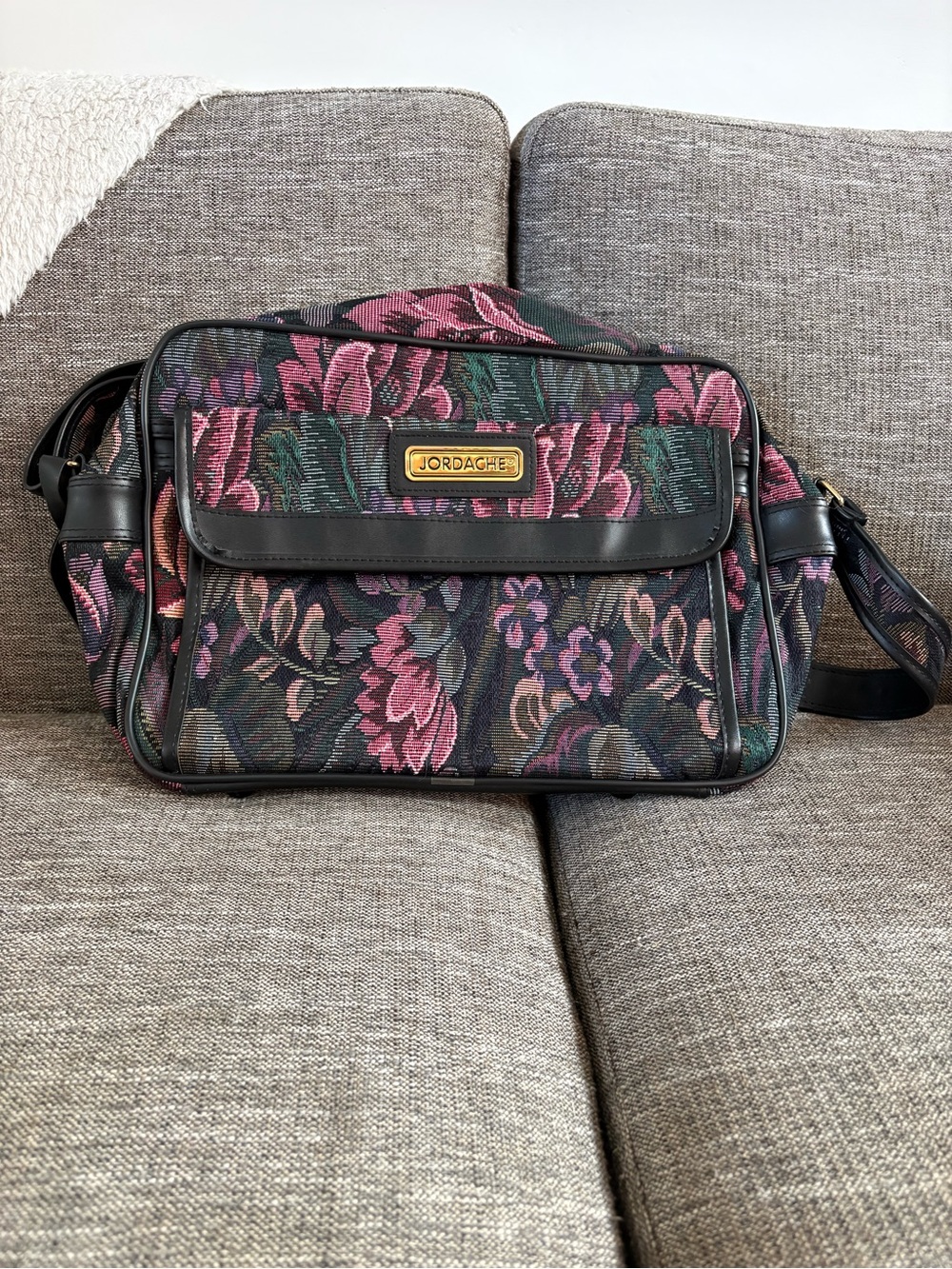 SALE 🌟 VINTAGE | Jordache Woven Tapestry Floral Carry-on Bag